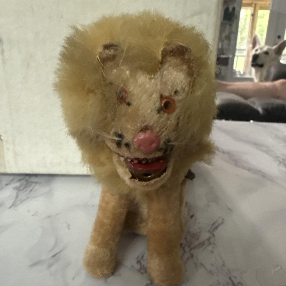 Vintage Wind Up Mechanical Toys Lion and Elephant Mohair Plush Metal Set 1950s - Picture 3 of 9